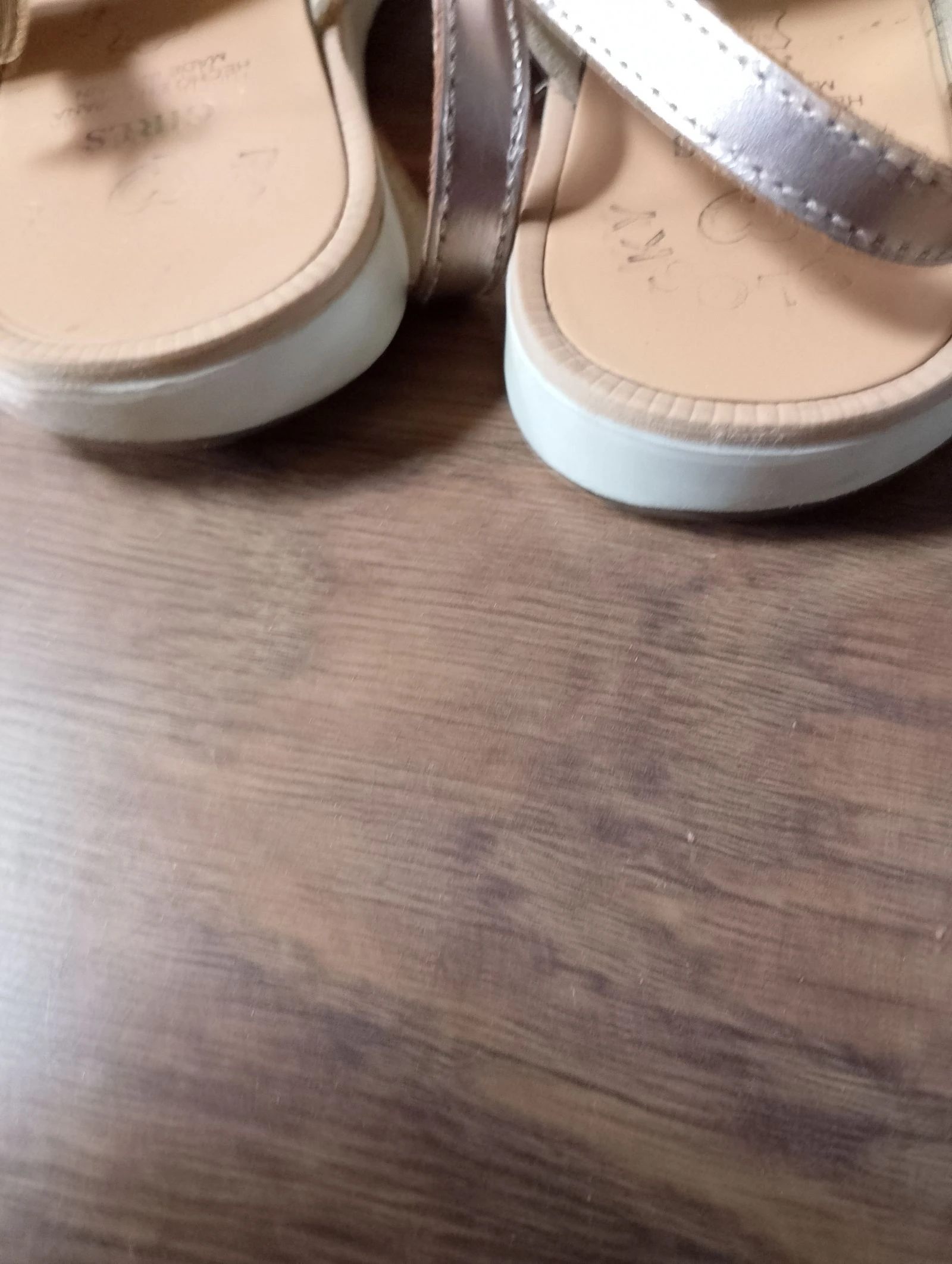 Iridescent girl's sandals with glittery straps – photo 6